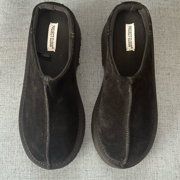 Project cloud clogs—never worn - Picture 1 of 4